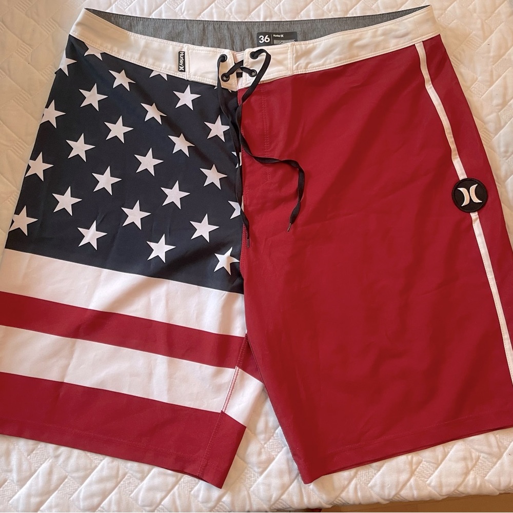 Men’s Hurley Stars and Stripes Board Short Size 36